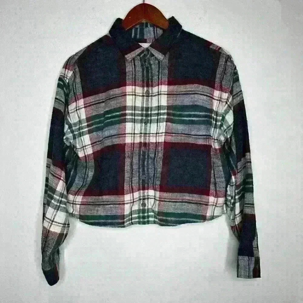 American Eagle Cropped button down flannel shirt plaid Sz M‎